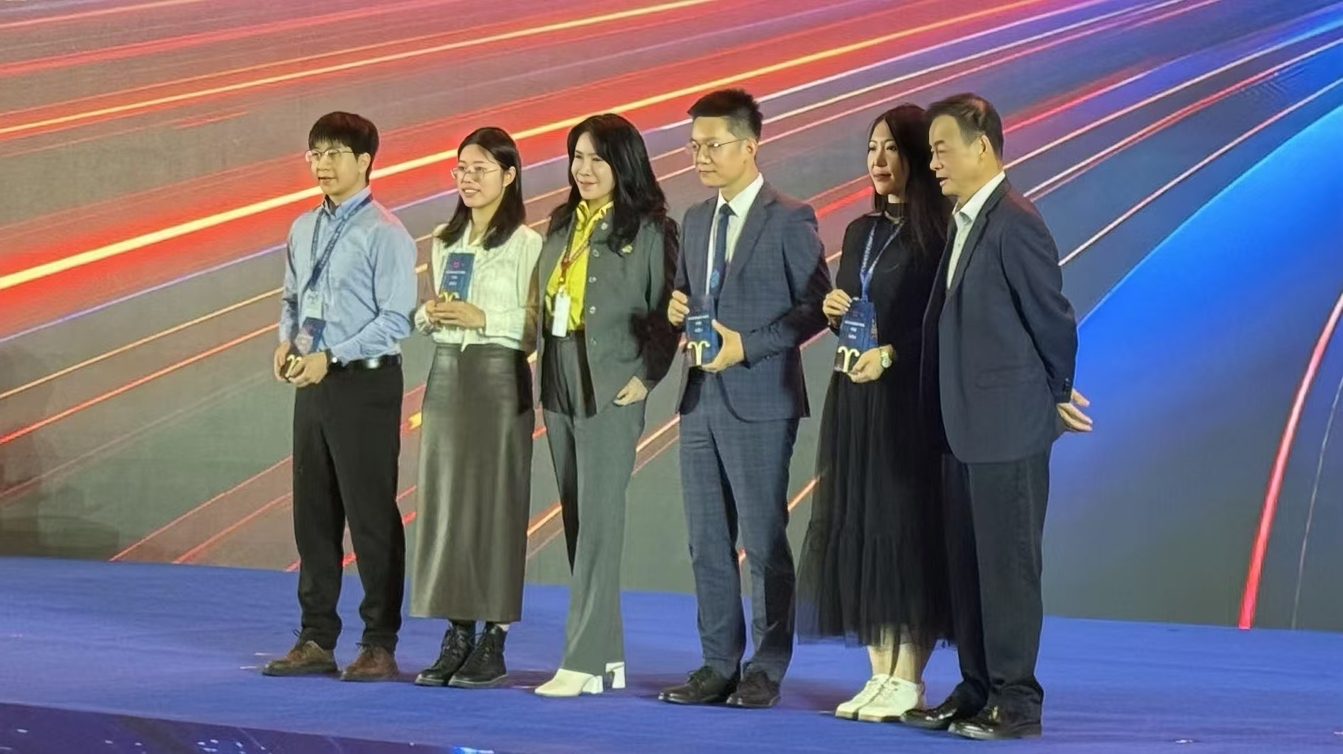 倍头条 | Stake董事长权秋红受邀出席2024证券时报·新财富杂志分析师年会颁奖礼 